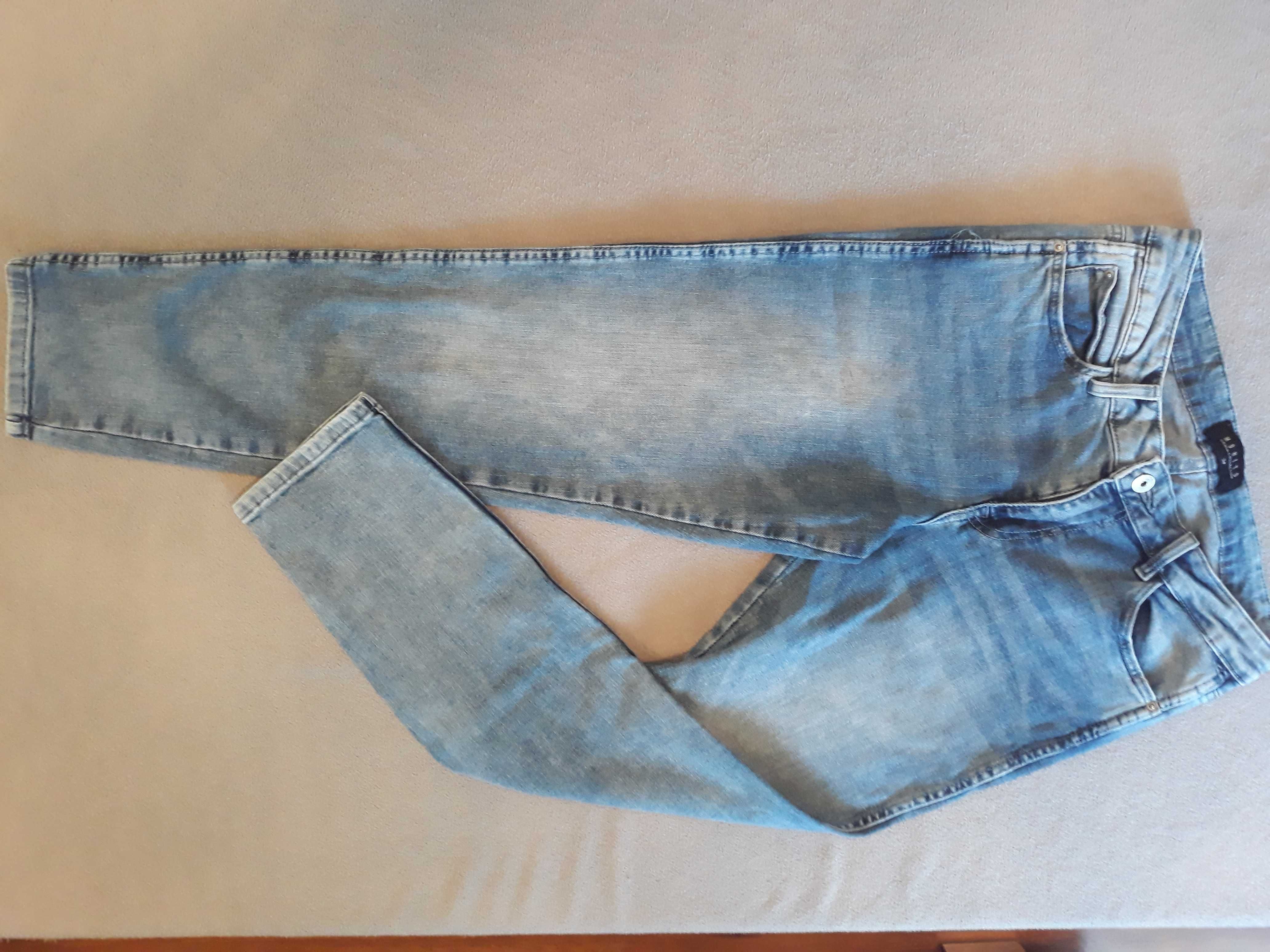 Spodnie damskie, jeans, Mohito r. 34