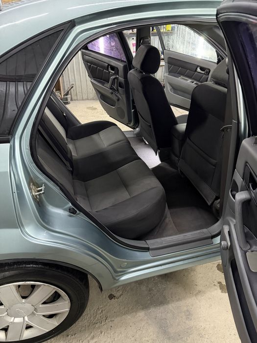 Chevrolet Lacetti 1.8 с газом Максимальная комплектация