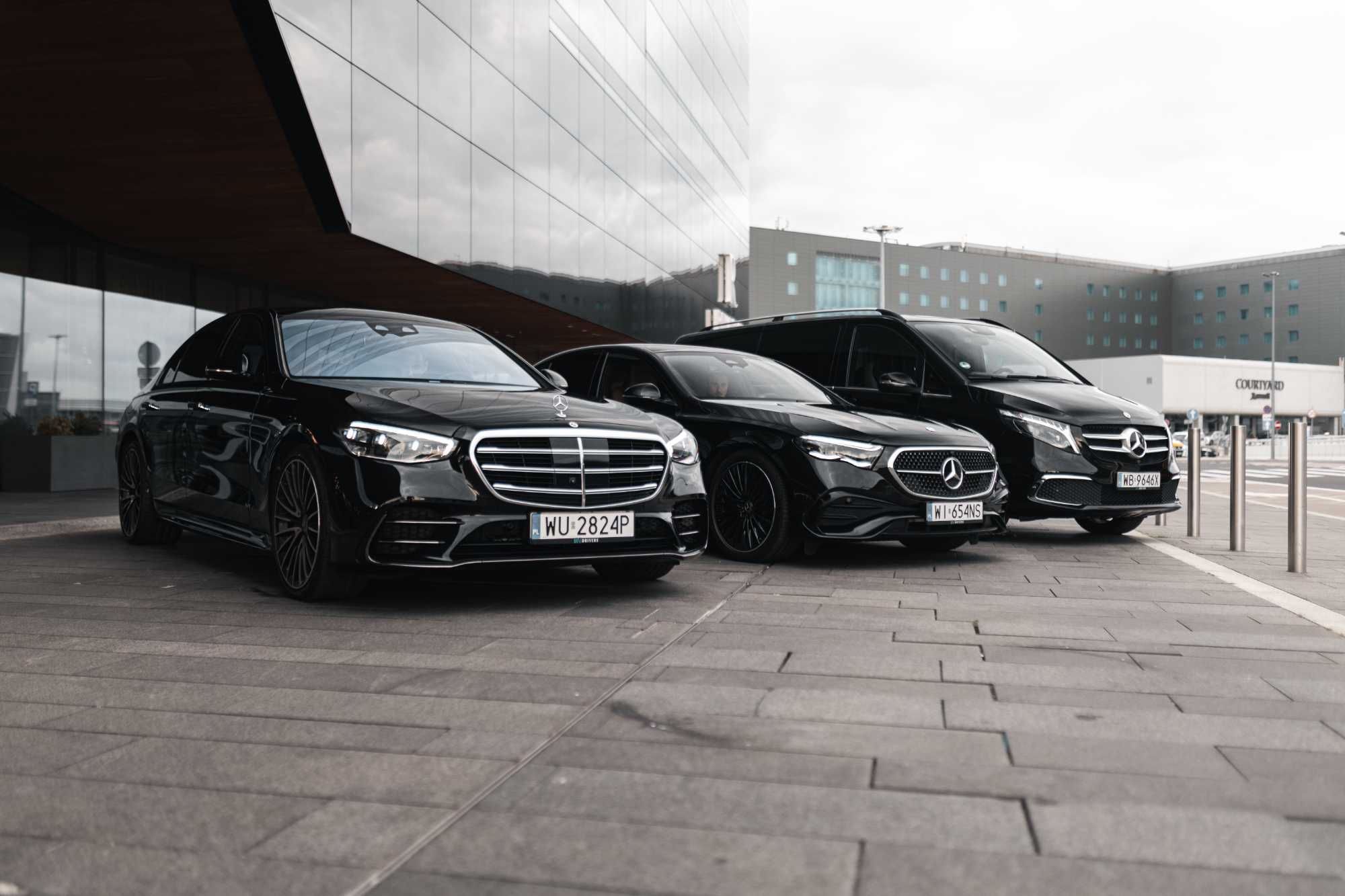 Limuzyny i busy z kierowcą. S klasa, E klasa, V klasa, Maybach.