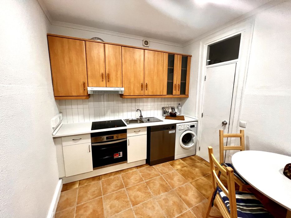 Apartamento T2 + 1 (baixa de Setúbal) remodelado e equipado