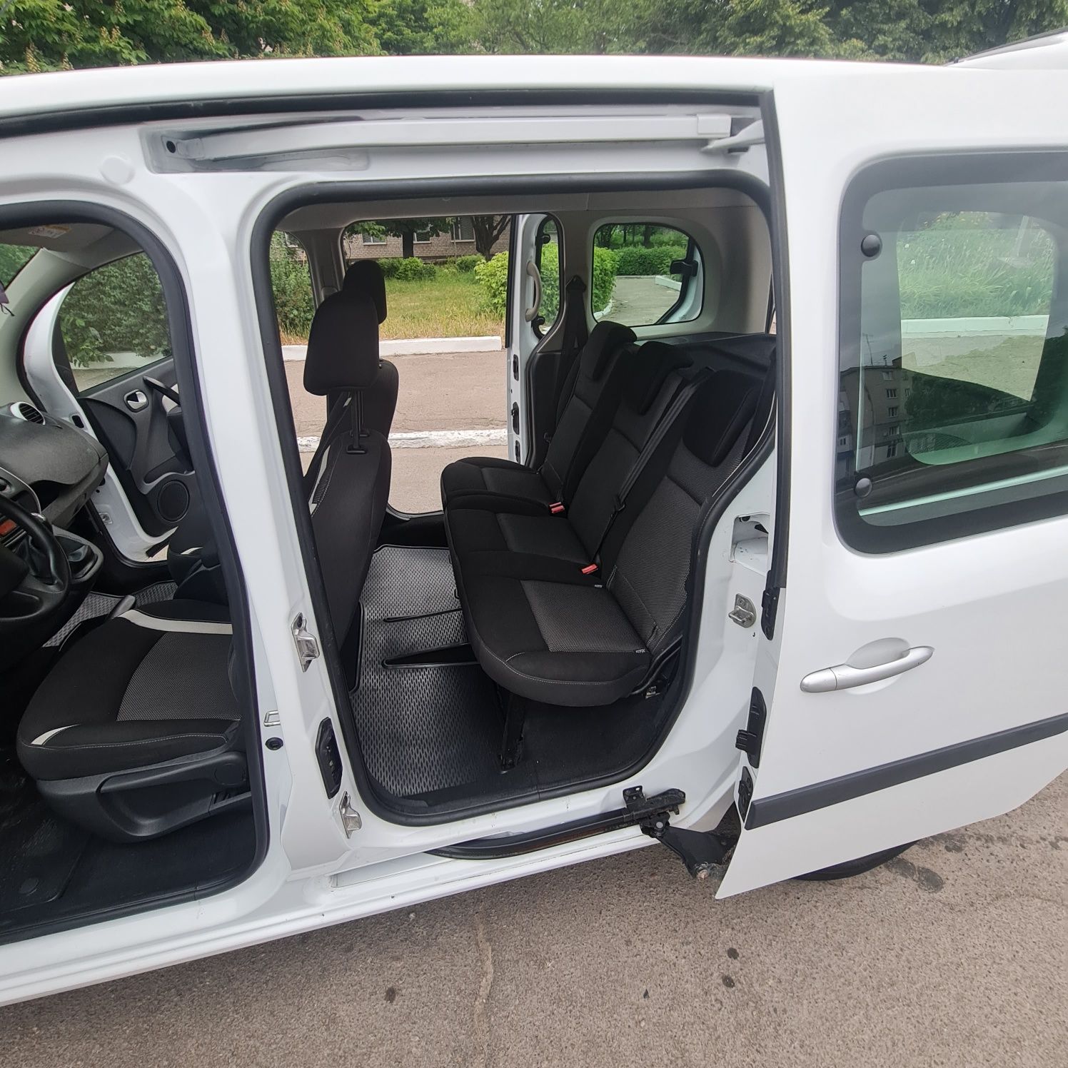 Продам Renault Kangoo Оригинальный пассажир