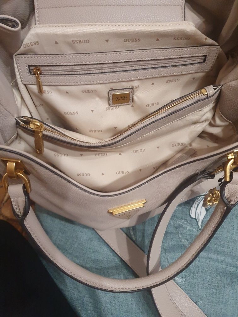 Сумка новая Guess