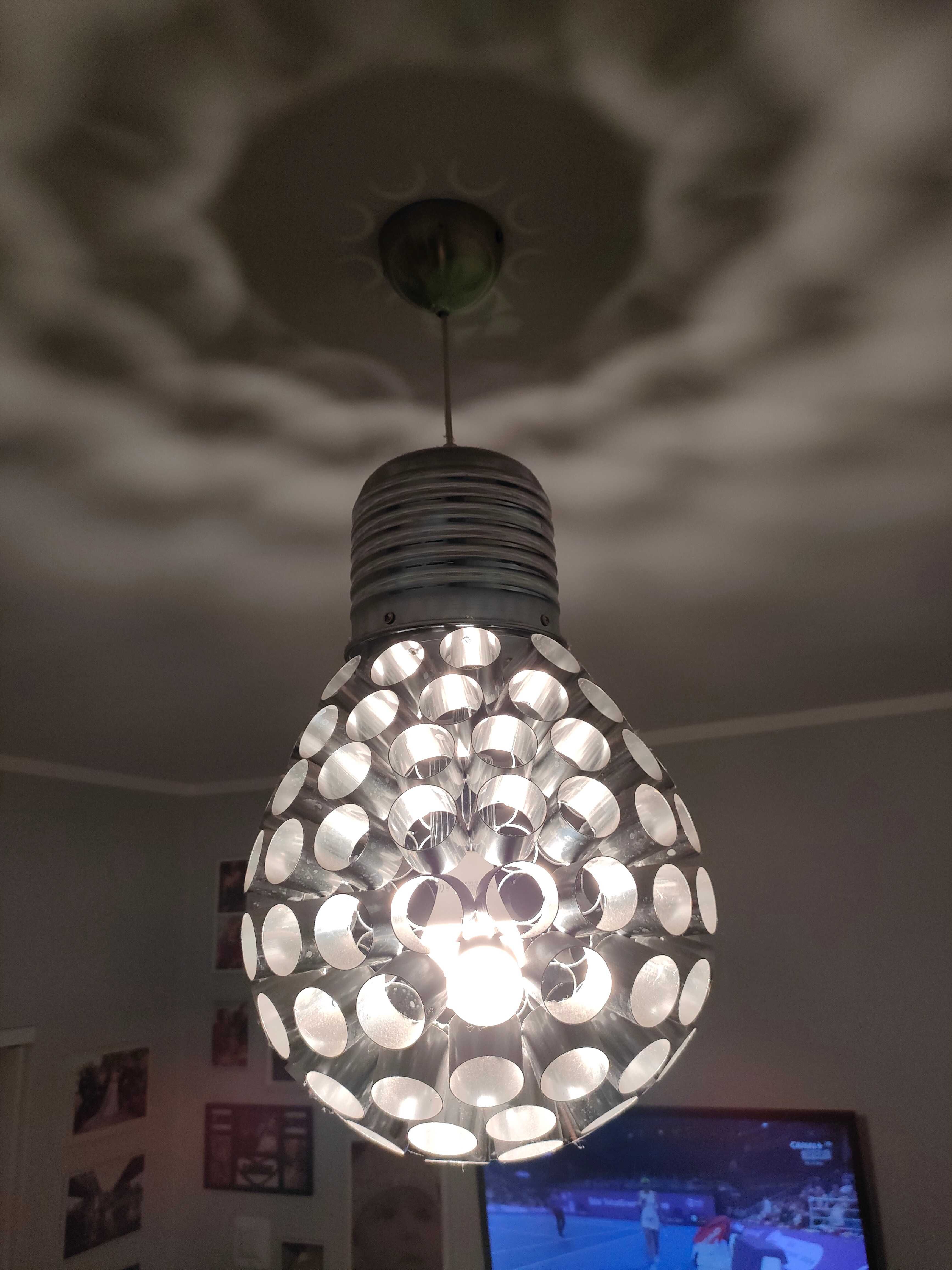 Lampa wisząca żarówka duża do salonu