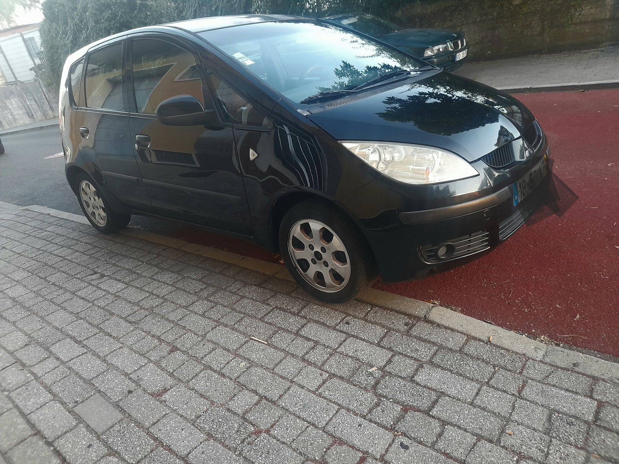 .Mitsubishi Colt 1.1.  2004a