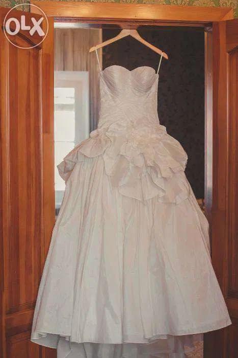 Розкішна весільна сукня Ronald Joyce, колір ivory