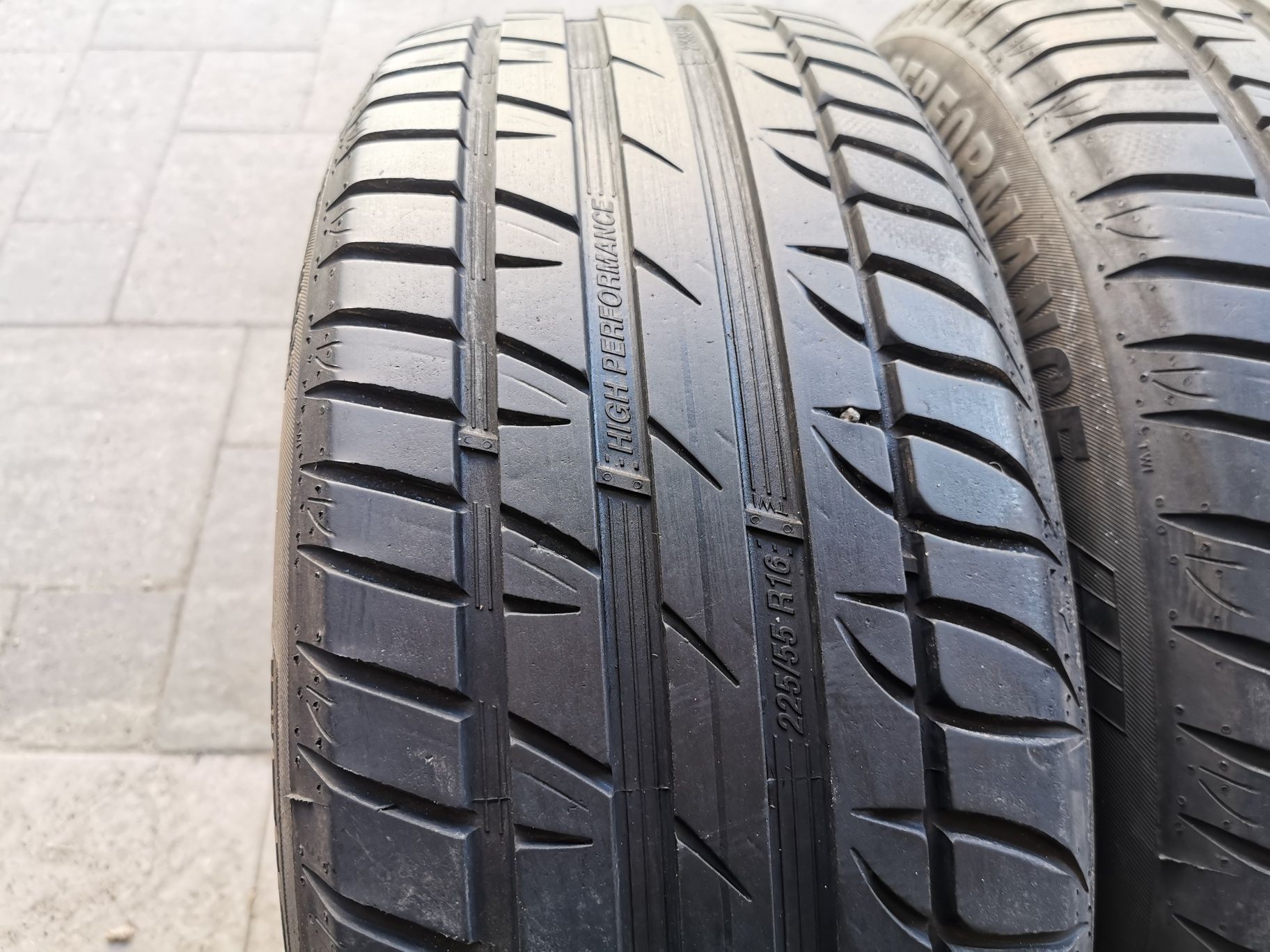 Пара летних шин 225/55 R16 Tigar