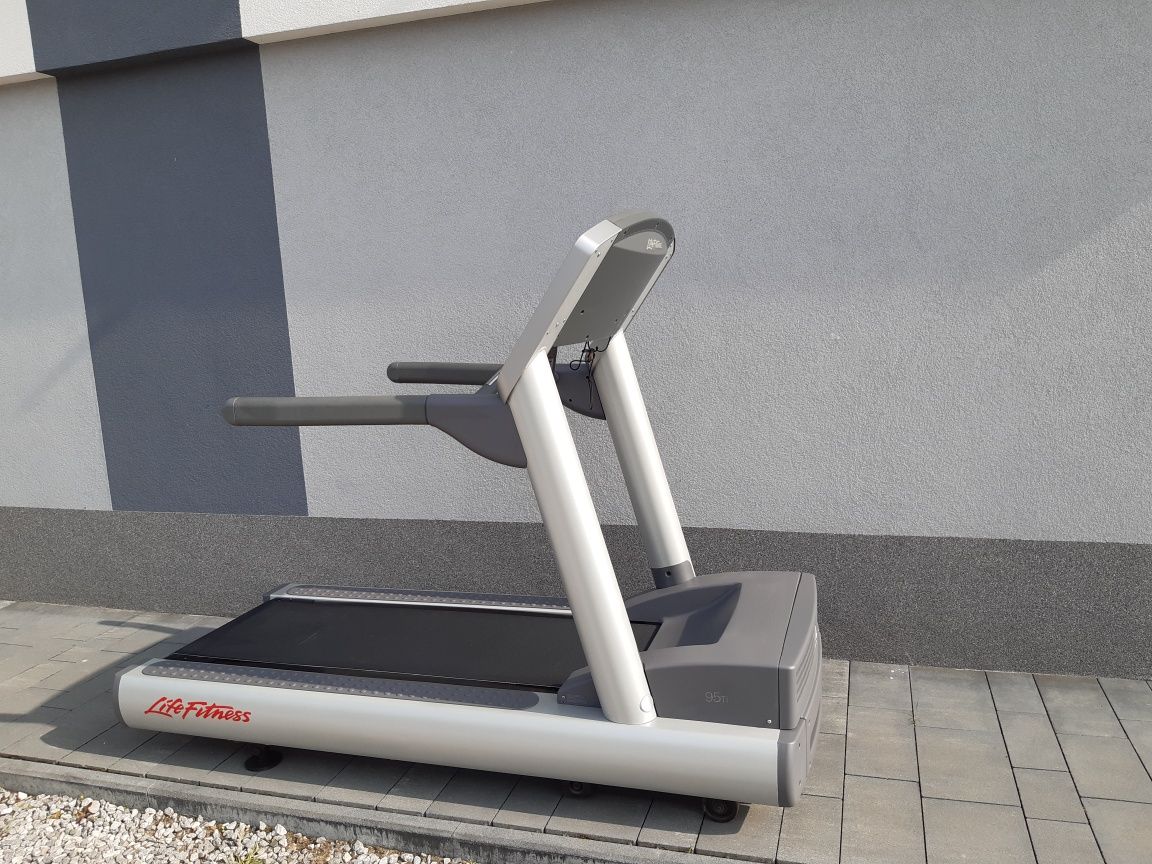 Bieżnia life fitness 95ti regenerowana gwarancja precor cybex york