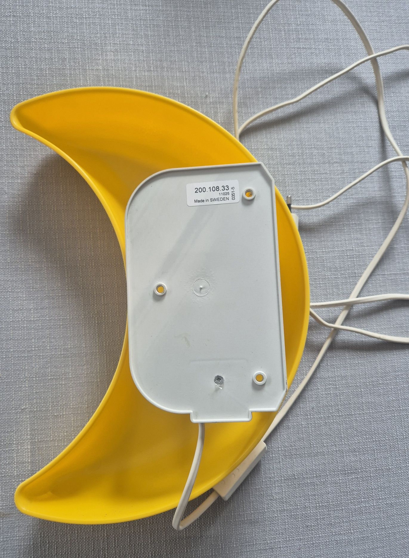 lampkę ścienną IKEA Smila Mane – żółty księżyc