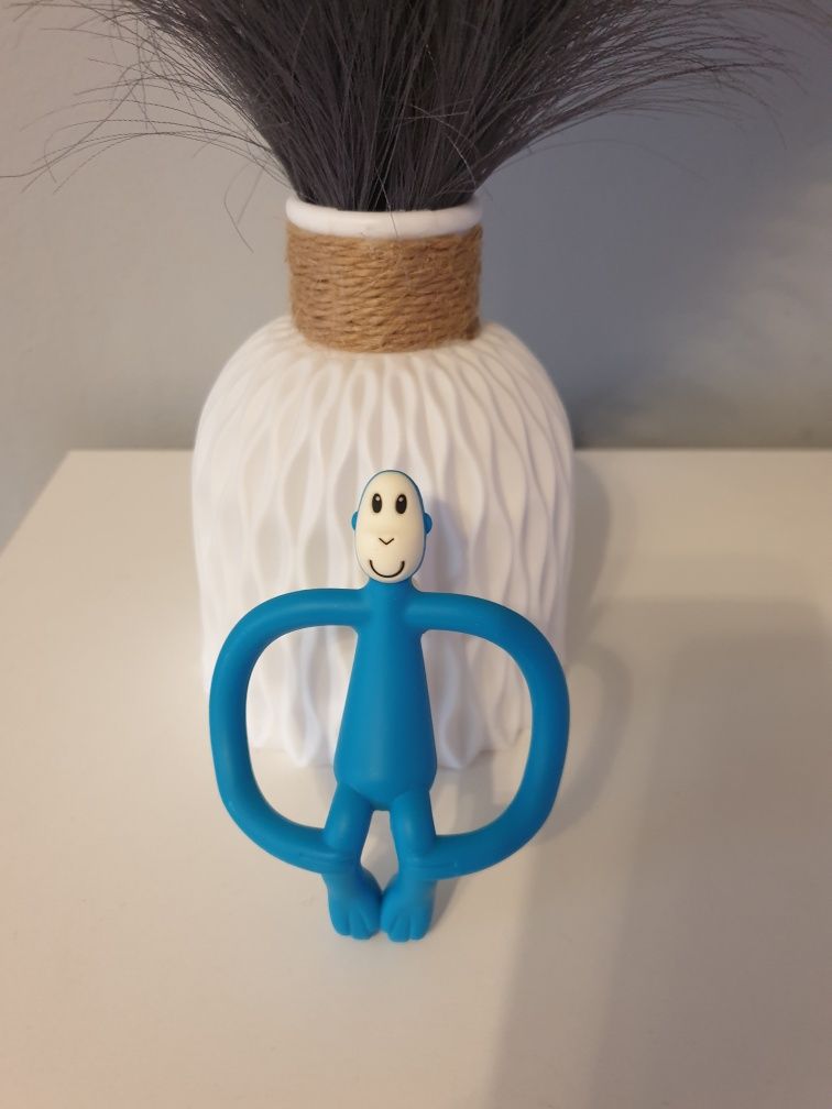 Idealny Matchstick Monkey Gryzak masujący ze szczoteczką NIebieski