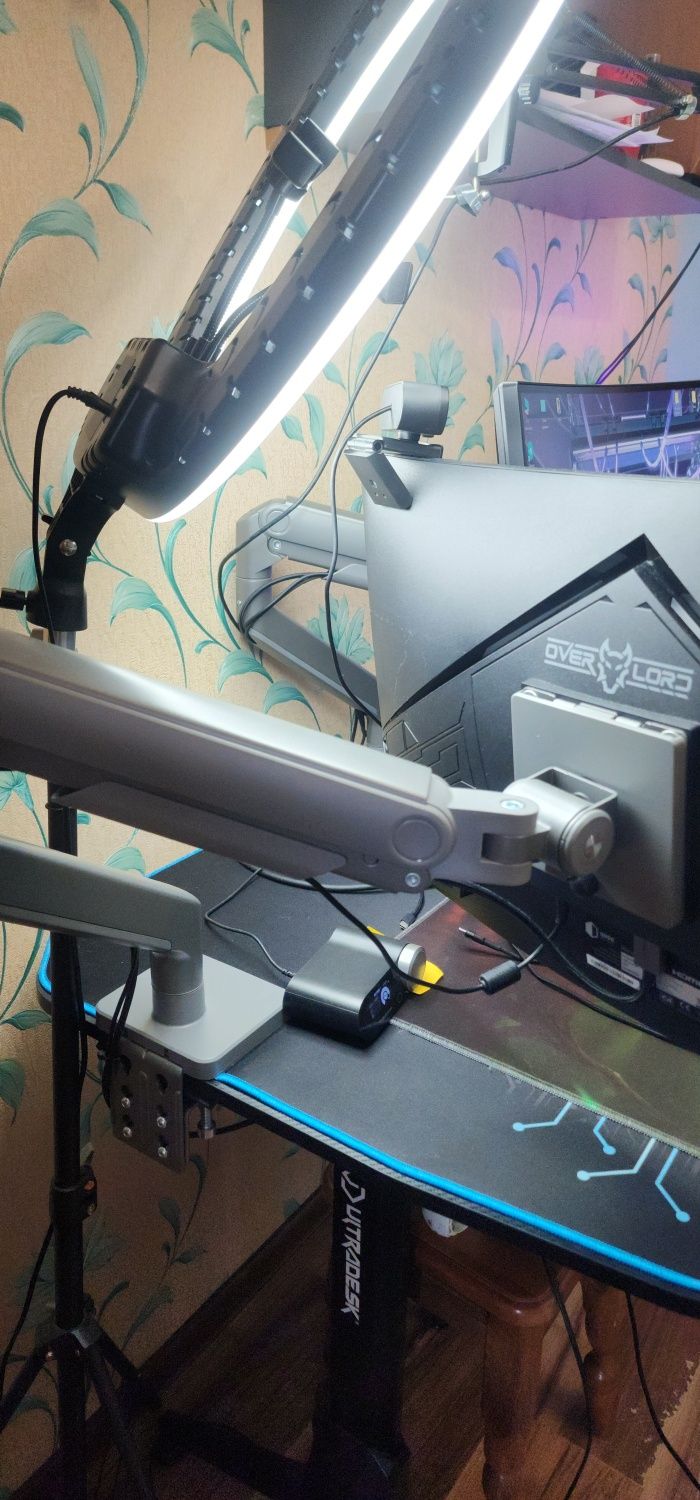 Игровой компьютер, asus rog strix 4080, 2 монитора,стол, клавиатура..