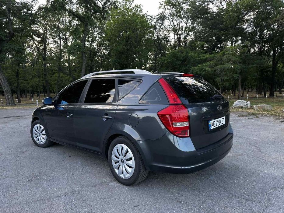 Продам kia ceed 1,6 crdi