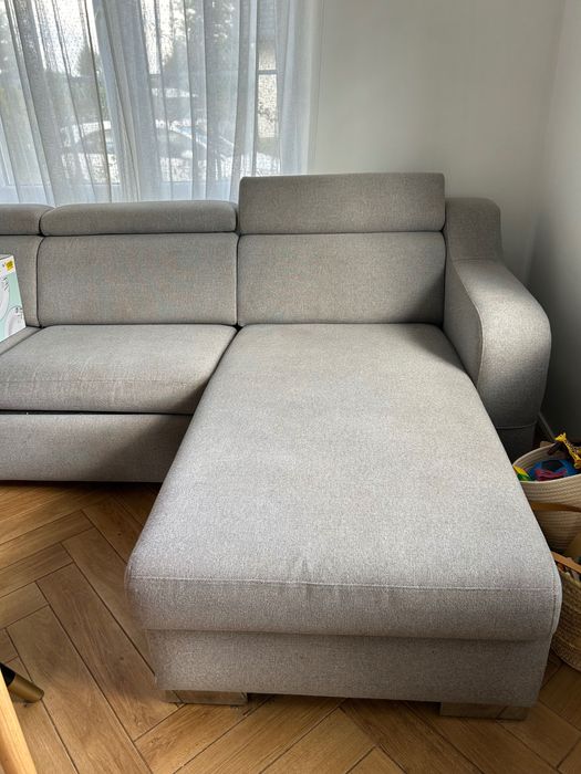Narożnik z funkcją spania firmy Adriana Futniture