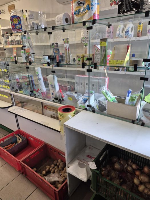 Gablota szklana sklepowa