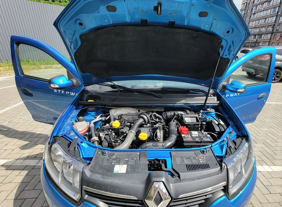 Продам автомобіль Renault Sandero Stepway  2014
