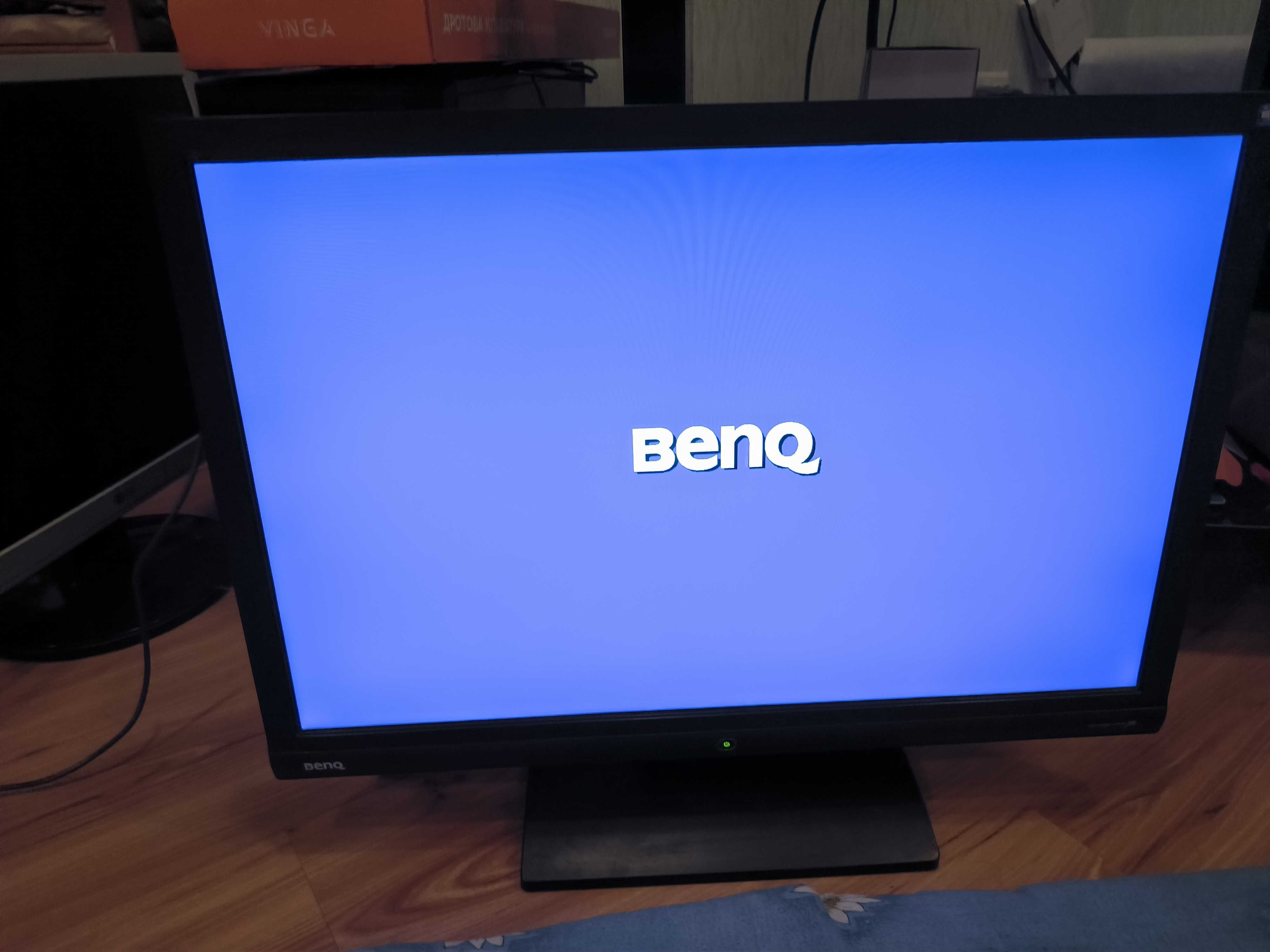 Монитор  BenQ 22 дюйма, vga dvi
