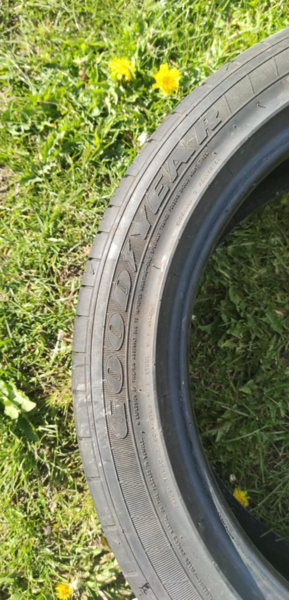 Sprzedam opony Goodyear 235/45/18r