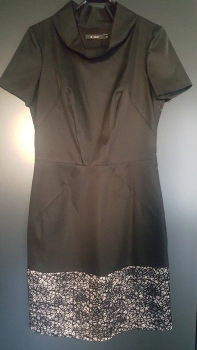 sukienka marki MONNARI