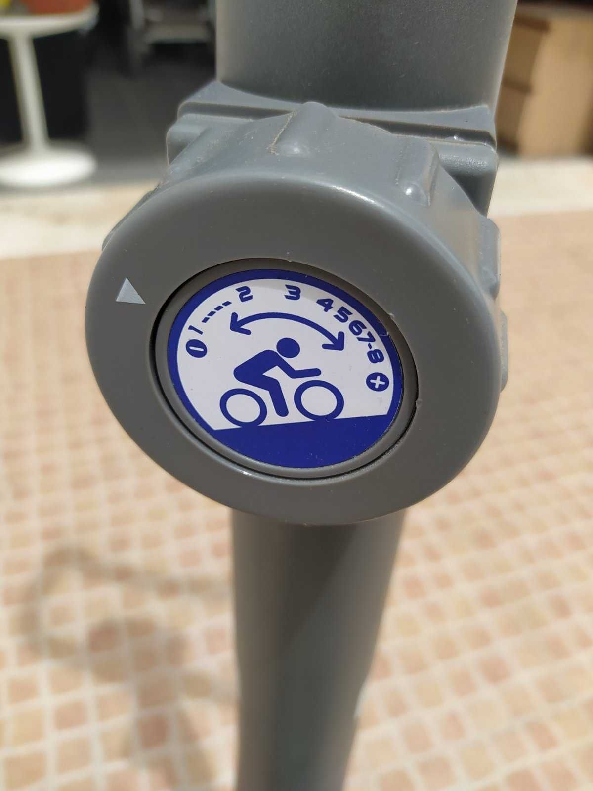 Bicicleta ergométrica estática marca Domyos em bom estado