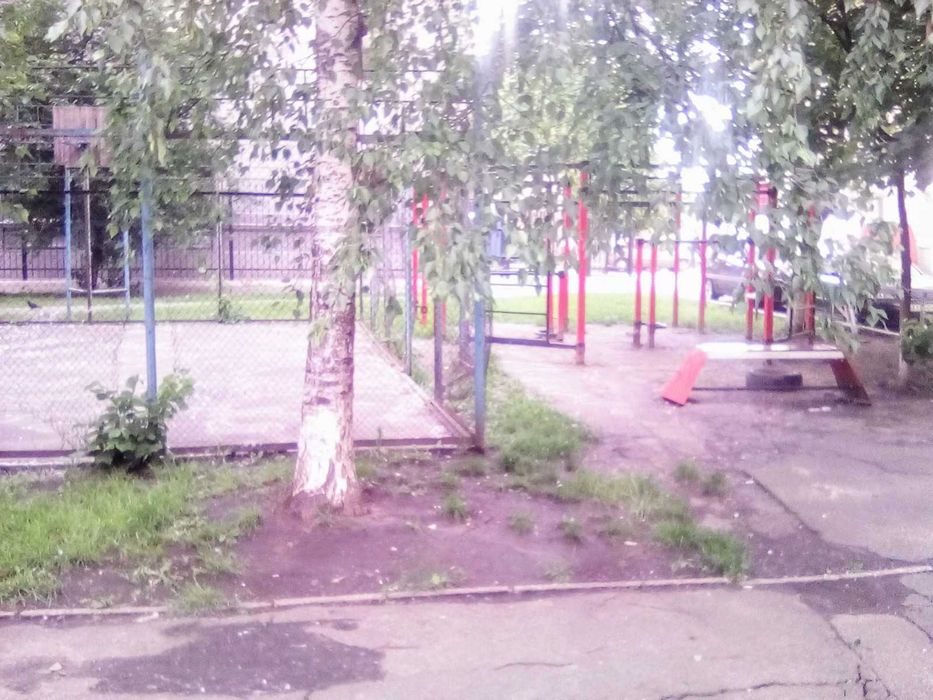 Сдам изолированную комнату в 2х к. квартире элитного тихого центра.