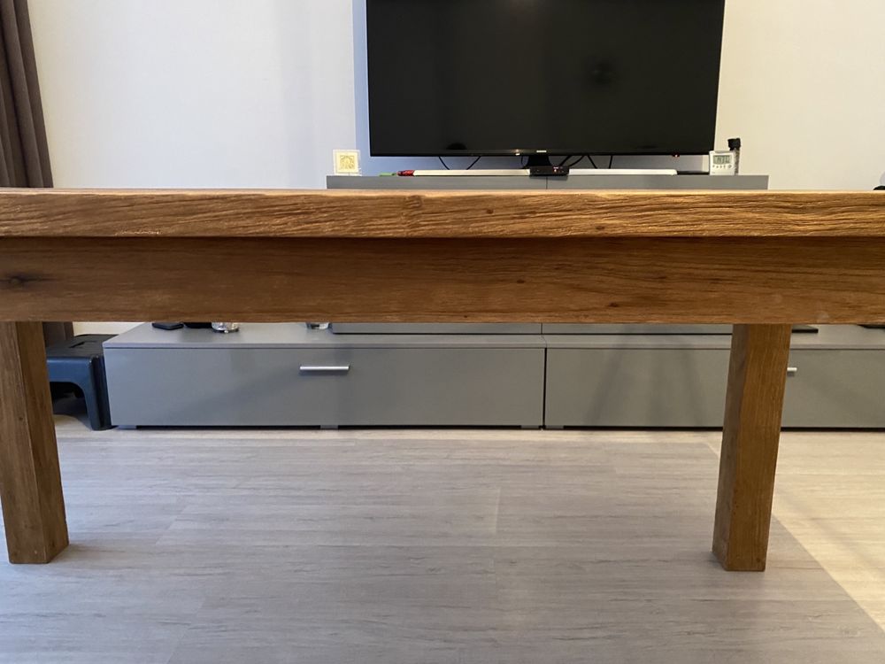 Stół z litego drewna bardzo solidny !!! Dlugość 160 szerokość 90
