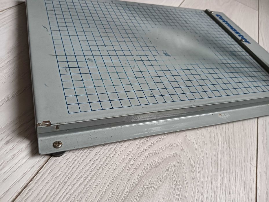 Stara obcinarka/ gilotyna