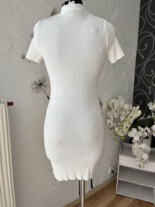 Sukienka prazkowana z EF