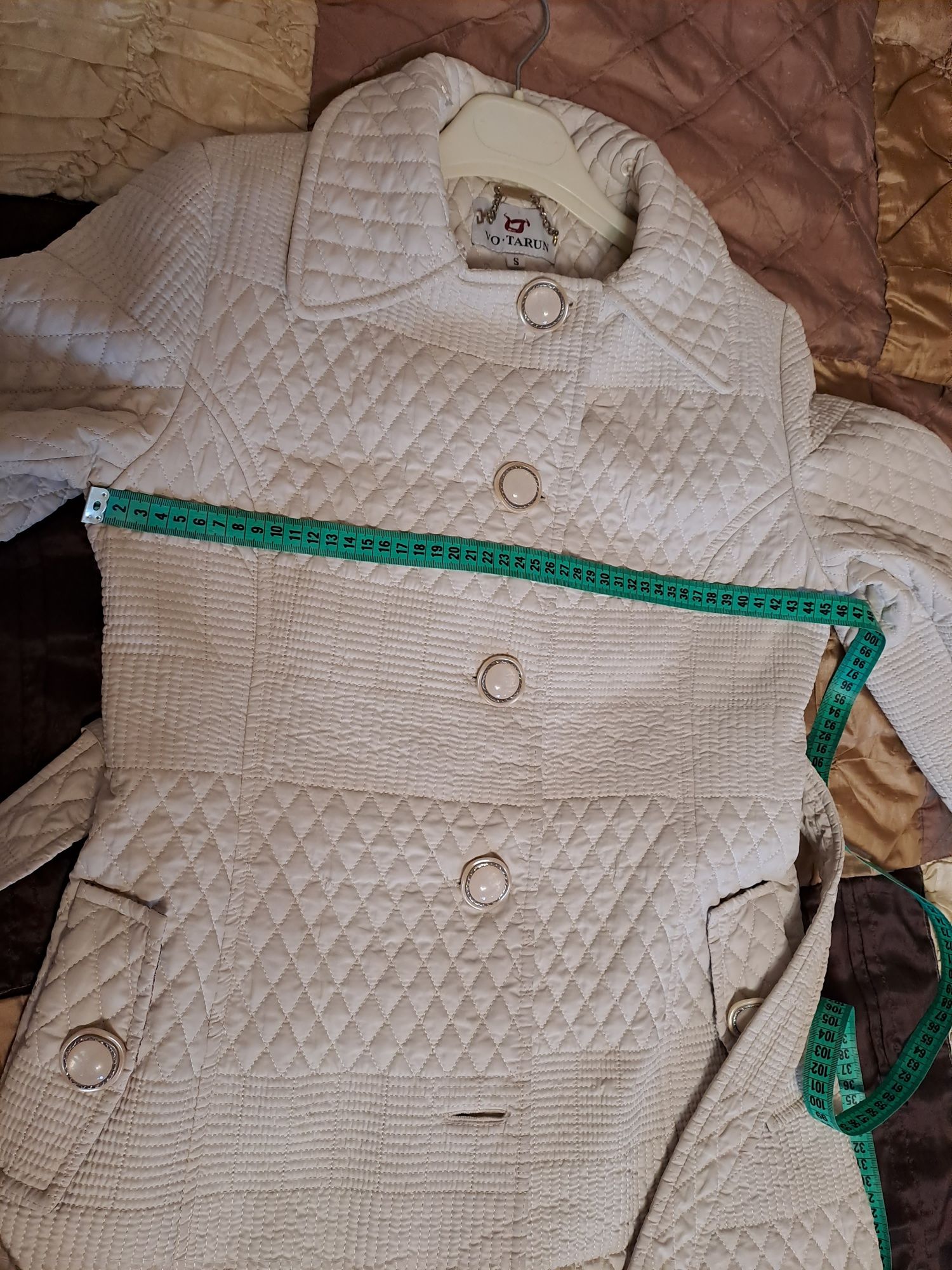 Стильне плащ-пальто стьогане, синтепон, підкладка, з кишенями в ідеал.