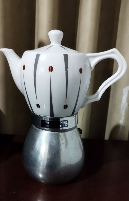 "La Signora Caffettiera", cafeteira vintage em porcelana
C