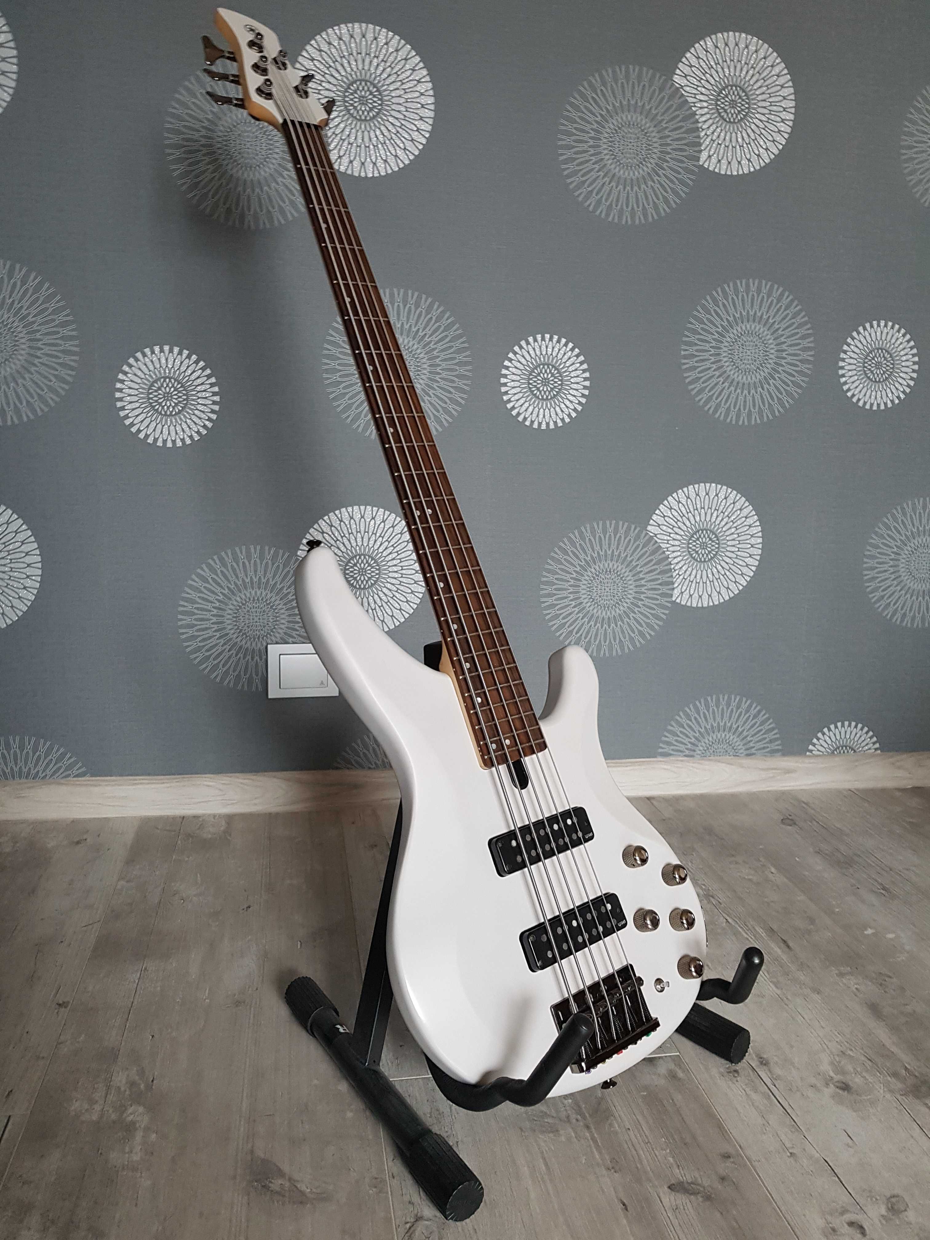 Yamaha TRBX 505 - gitara basowa