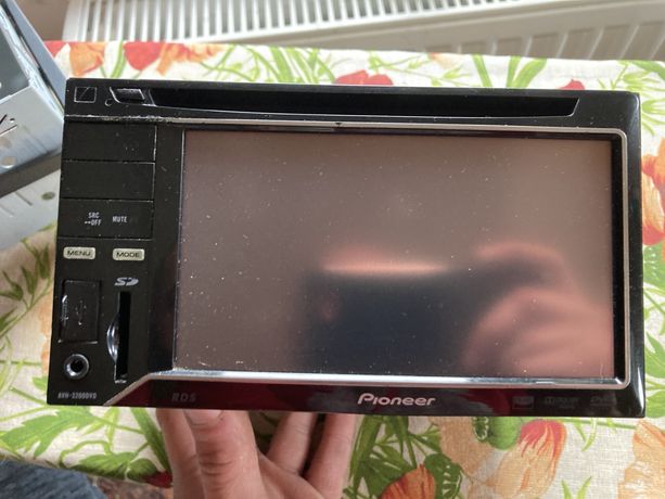 Dotykowe radio samochodowe Pioneer AVH-3200DVD