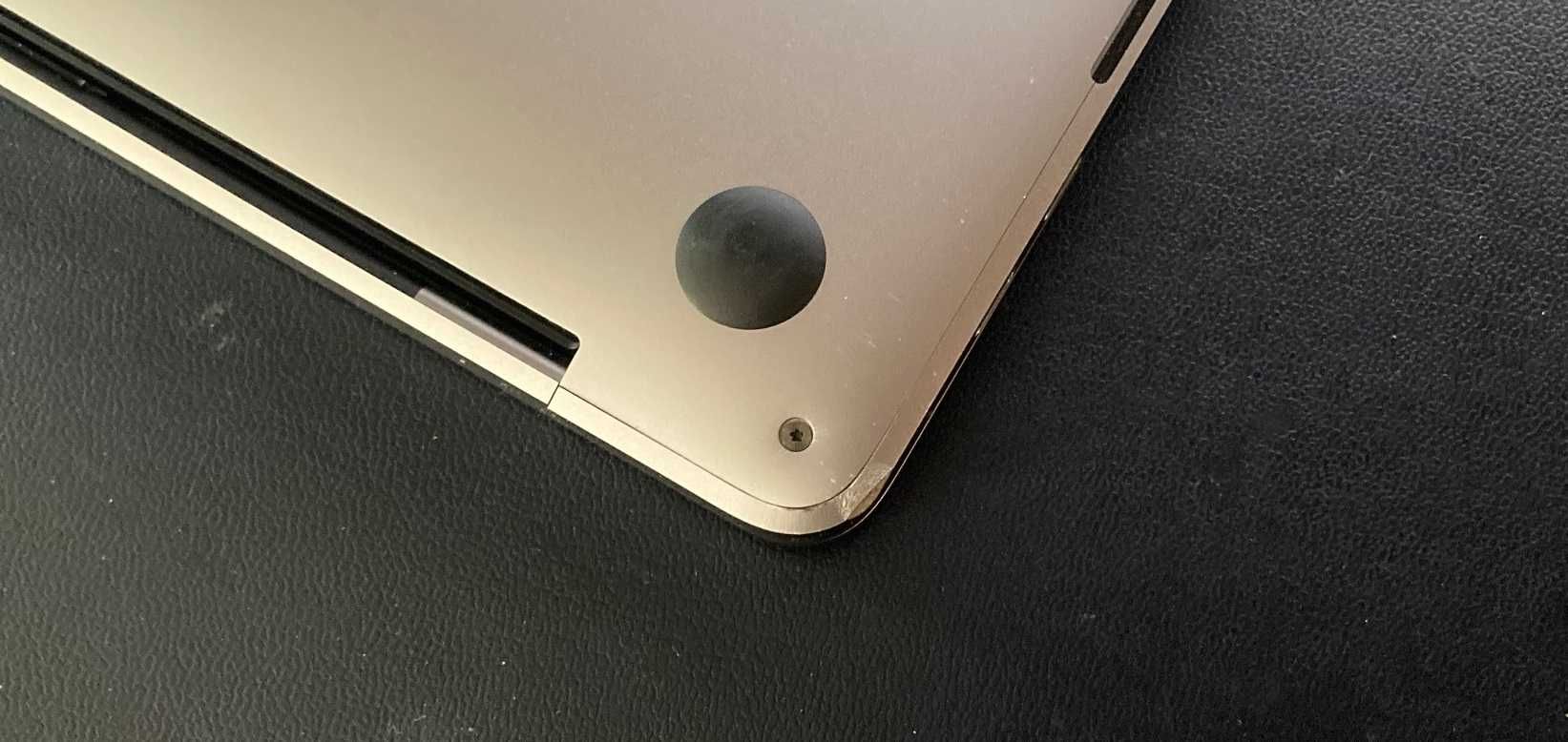 MacBook Pro 13 2019 • 2.4 GHz Core i5 • 8 GB • 256 GB