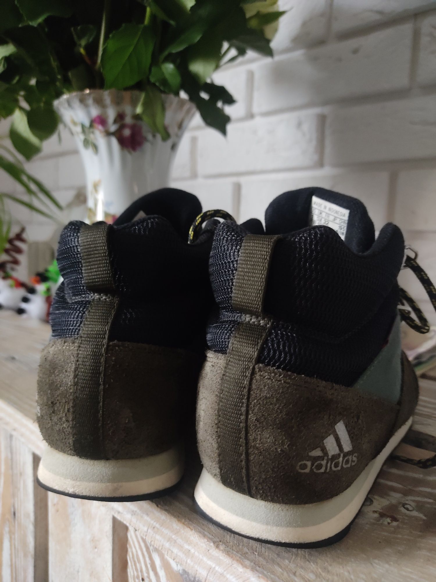 Adidas Traxion r.32 jesień zima  do kostki wysokie