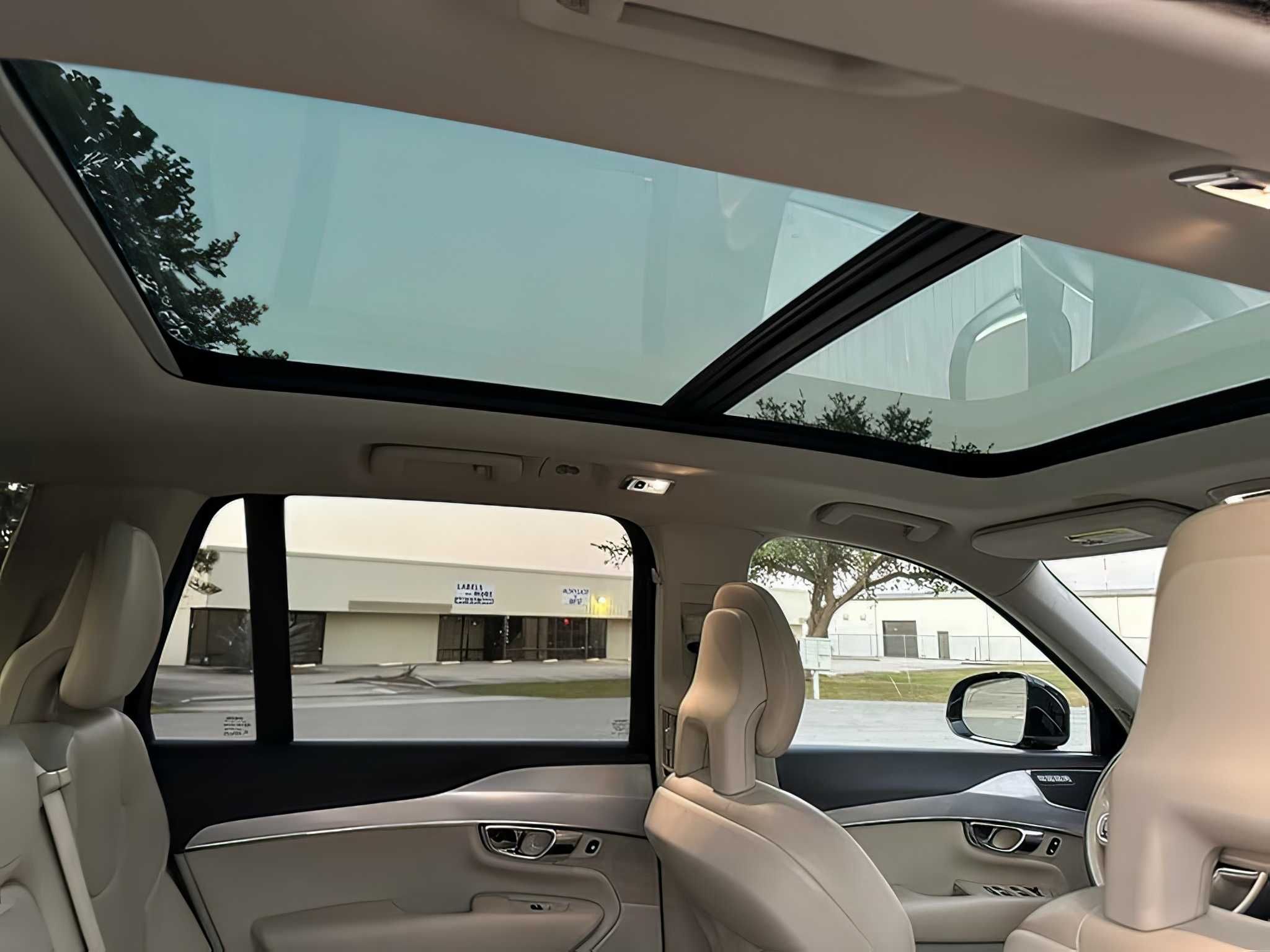 2017 Volvo XC90 T5