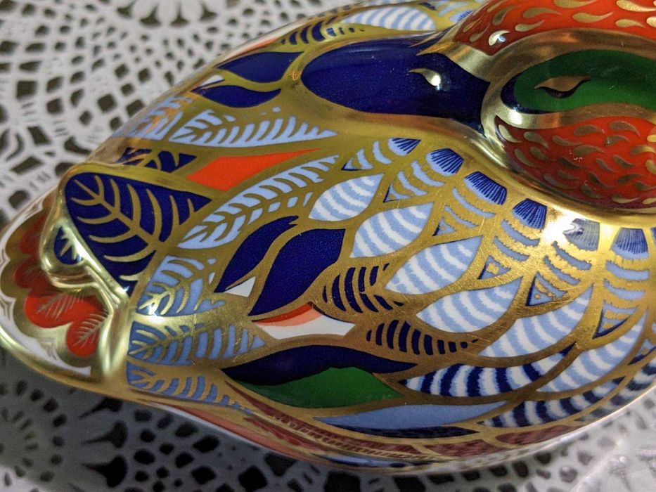 Вінтажна статуетка з кістяного фарфору "Teal"  Royal Crown Derby