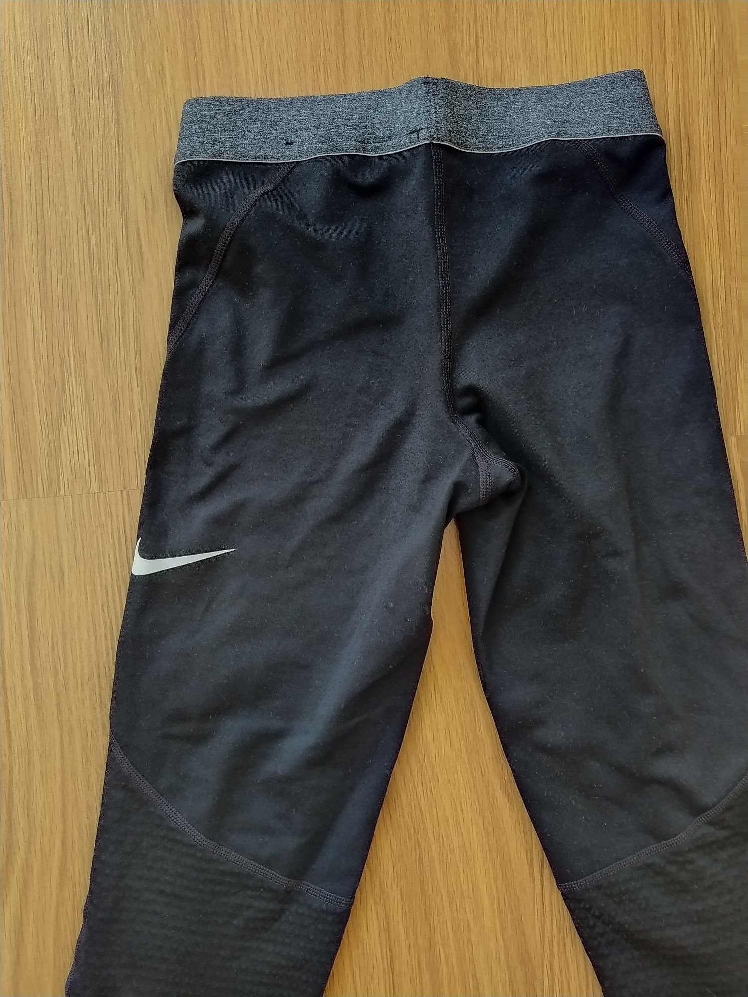 Calças de lycra Nike tamanho M (10/12 anos)