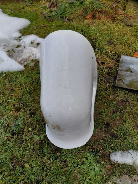 Umywalka łazienkowa z osłoną syfonu