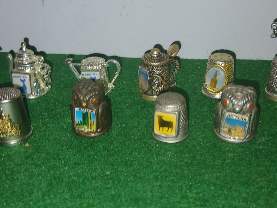 Colecao 12 dedais metal por 25 €