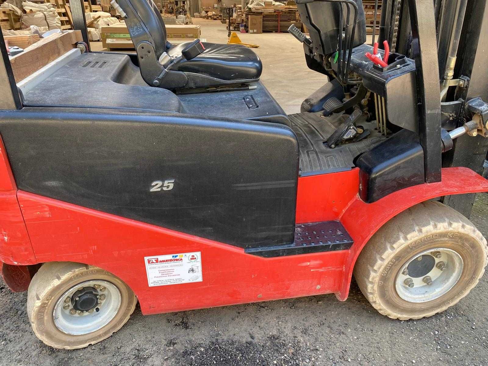 empilhador eletrico 2.5 T