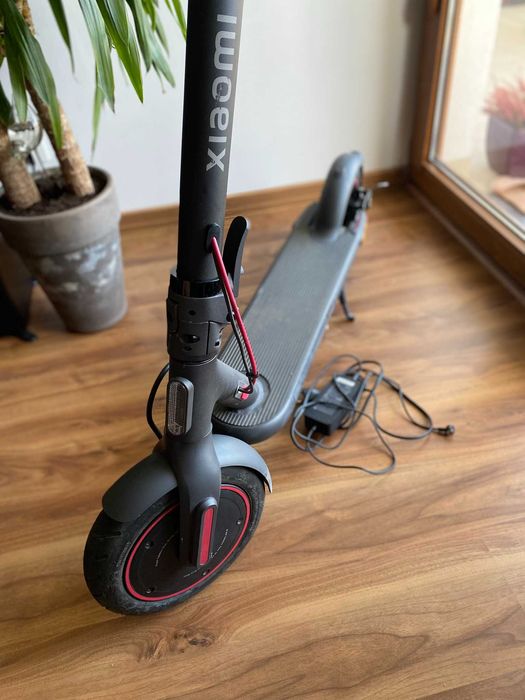 Hulajnoga elektryczna Xiaomi Scooter 4 PRO