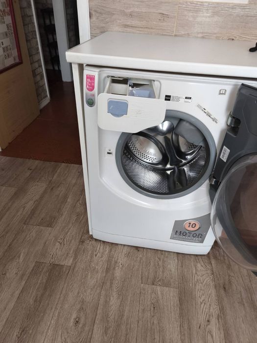 Стиральная машина Ariston