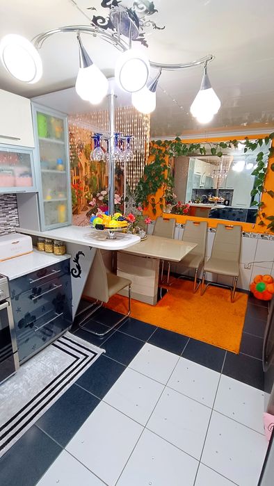 Оренда будинку з басейном на Роші