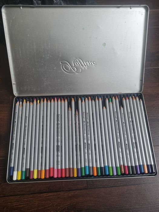 Продаж все одним лотом олівці, та інше