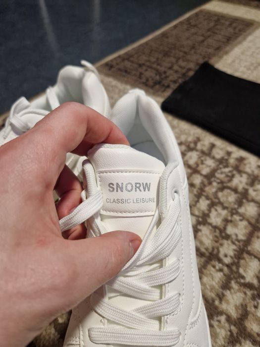 Білі кросівки 44р 28см