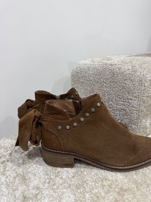 Botas em Pele Camel