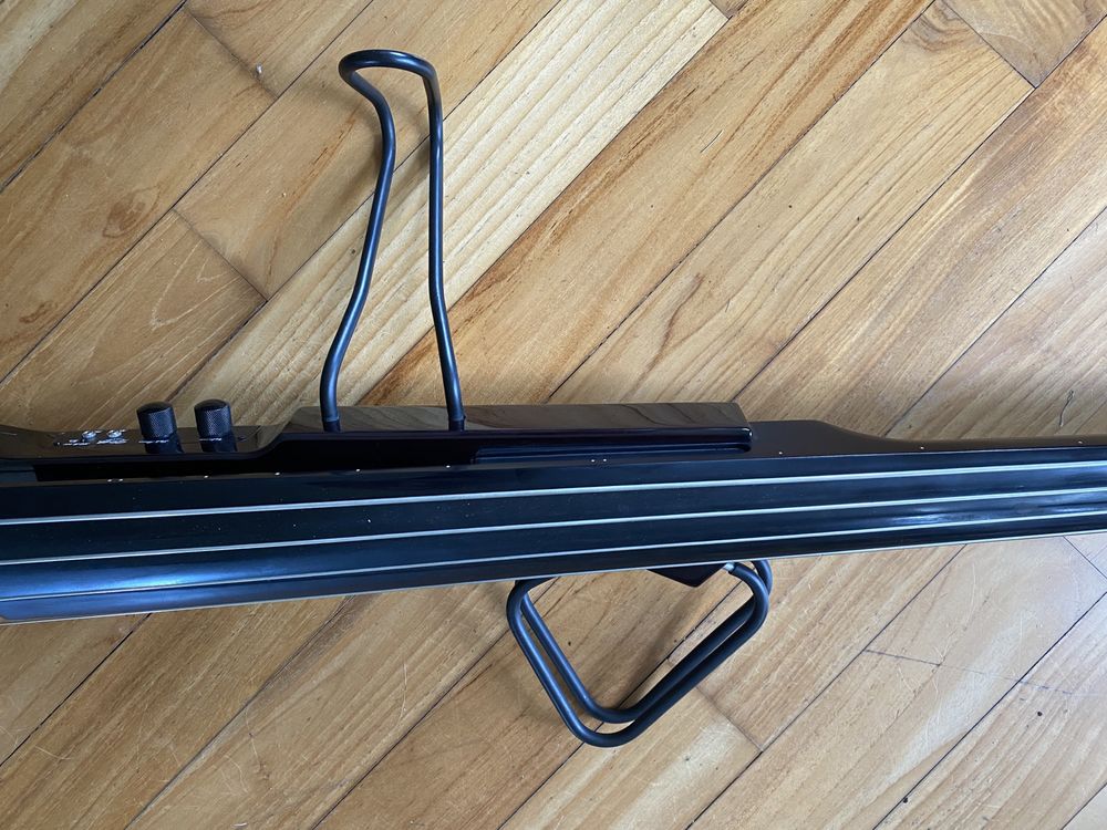 Kontrabas elektryczny Stagg EDB 3/4 + statyw + pokrowiec