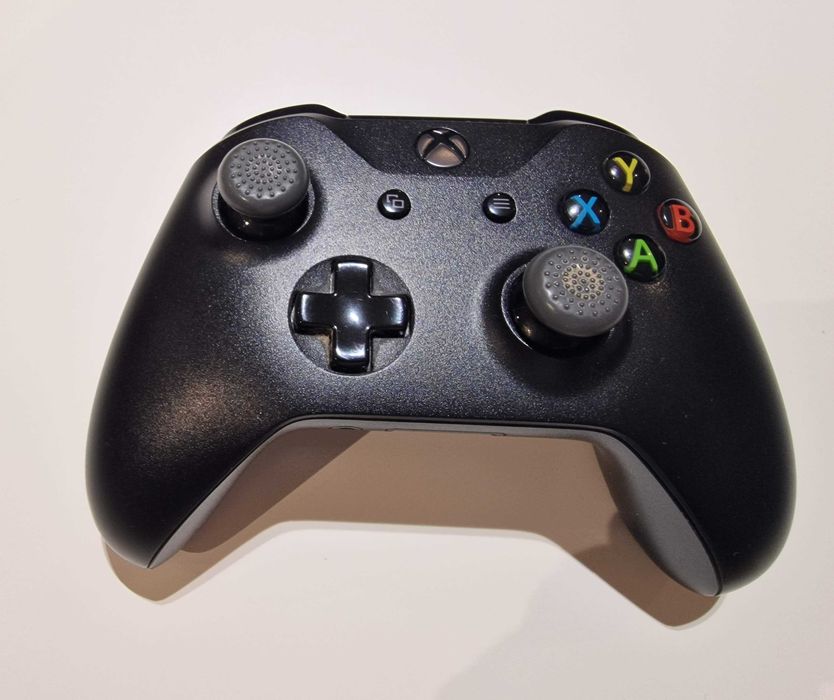 Pad kontroler Xbox 4 sztuki plus stacja dokująca Venom
