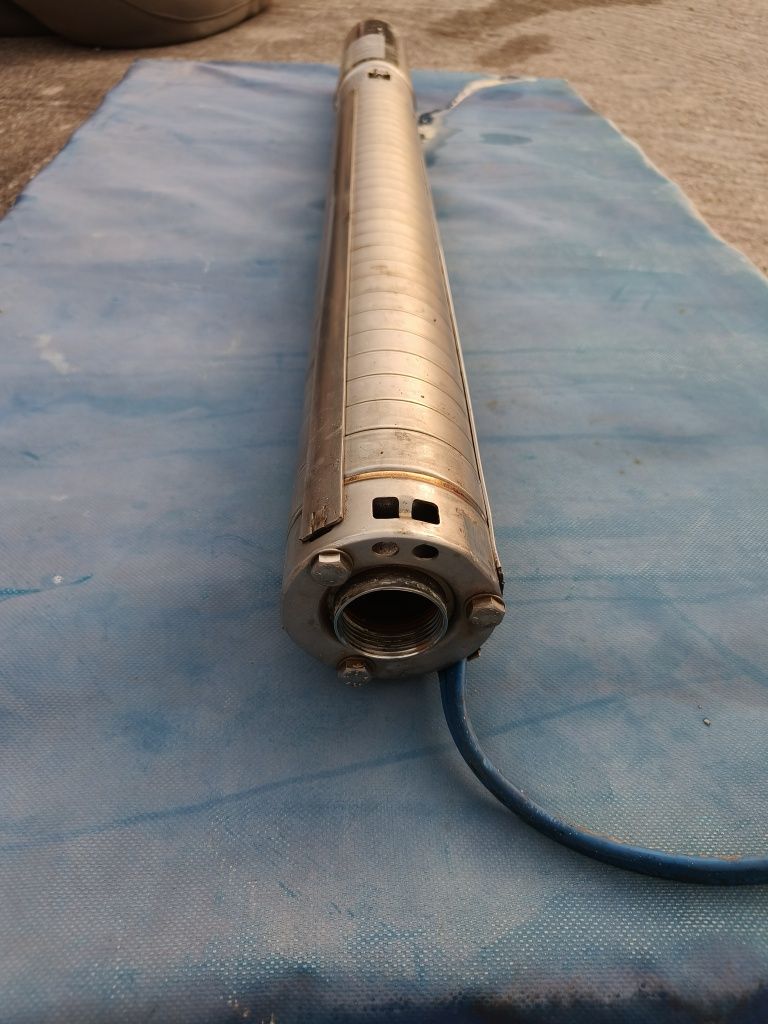 Bomba submersível trifásica