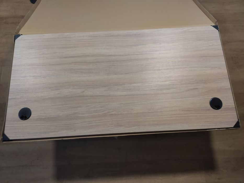 Wuteh Blat biurowy 160x80 kanały dąb amber laminat 2mm obrzeże