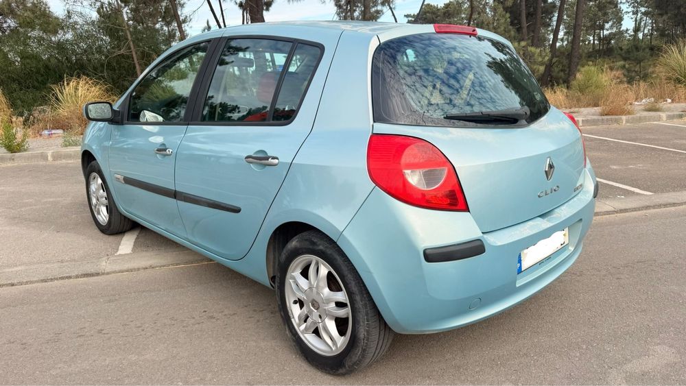Renault Clio 1.2 16V 75