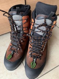 Buty ochronne dla pilarza ARBORTEC Scafell lite 44 w.28,5 SBP SRA Cl 2